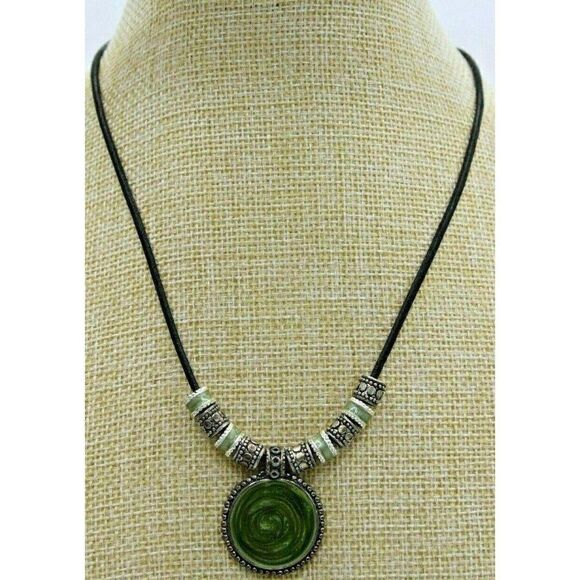 KC Necklace Silver Green Pendant Nature - Picture 3 of 8